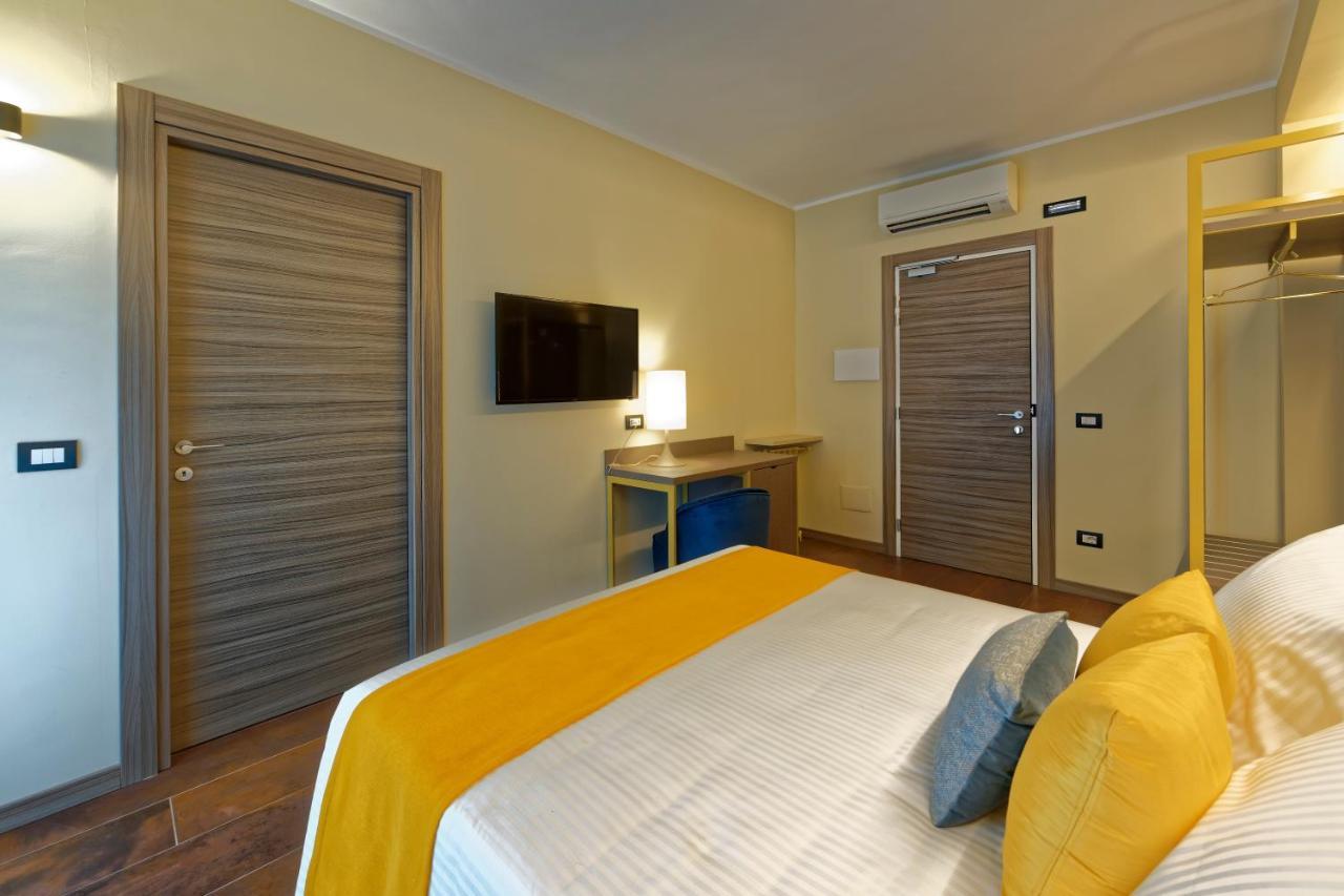 Red Ribbon Hotell Milano Eksteriør bilde